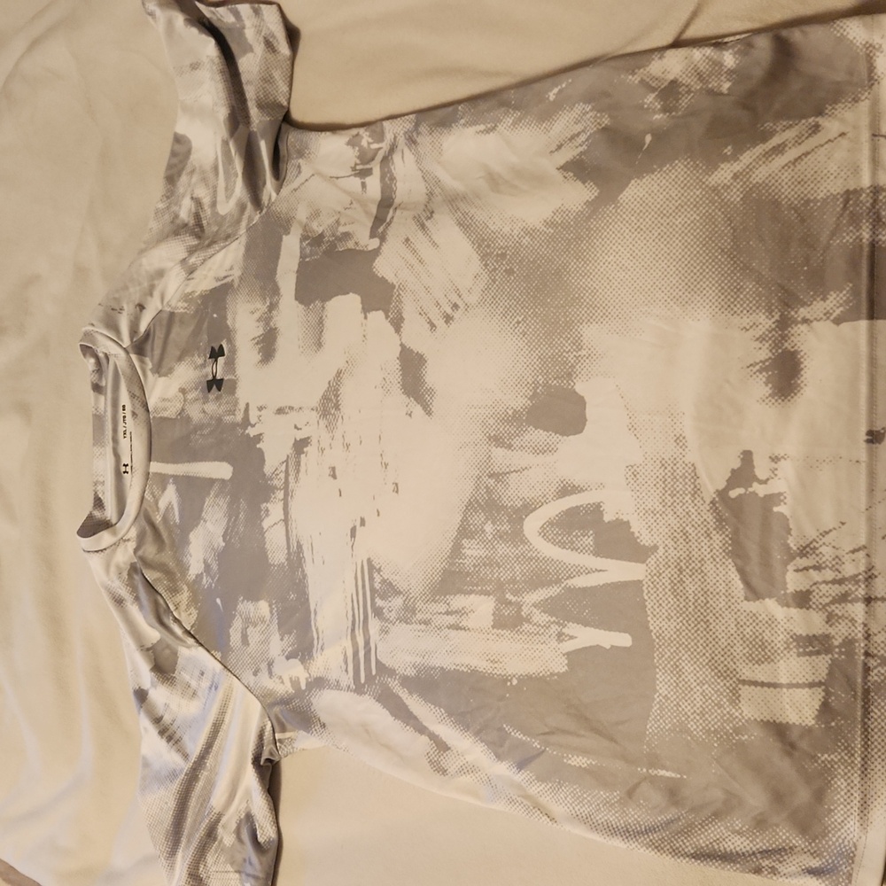 Under Armour tee